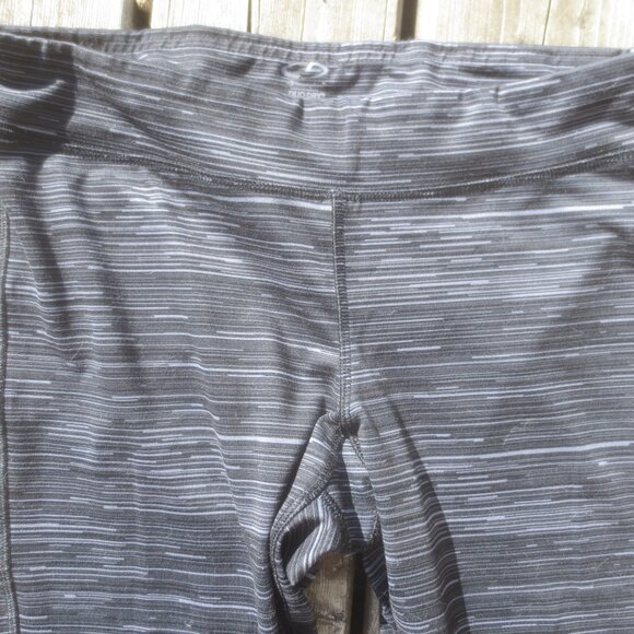 Champion Duo Dry Women's Athletic Leggings - Size Medium. - Picture 3 of 9
